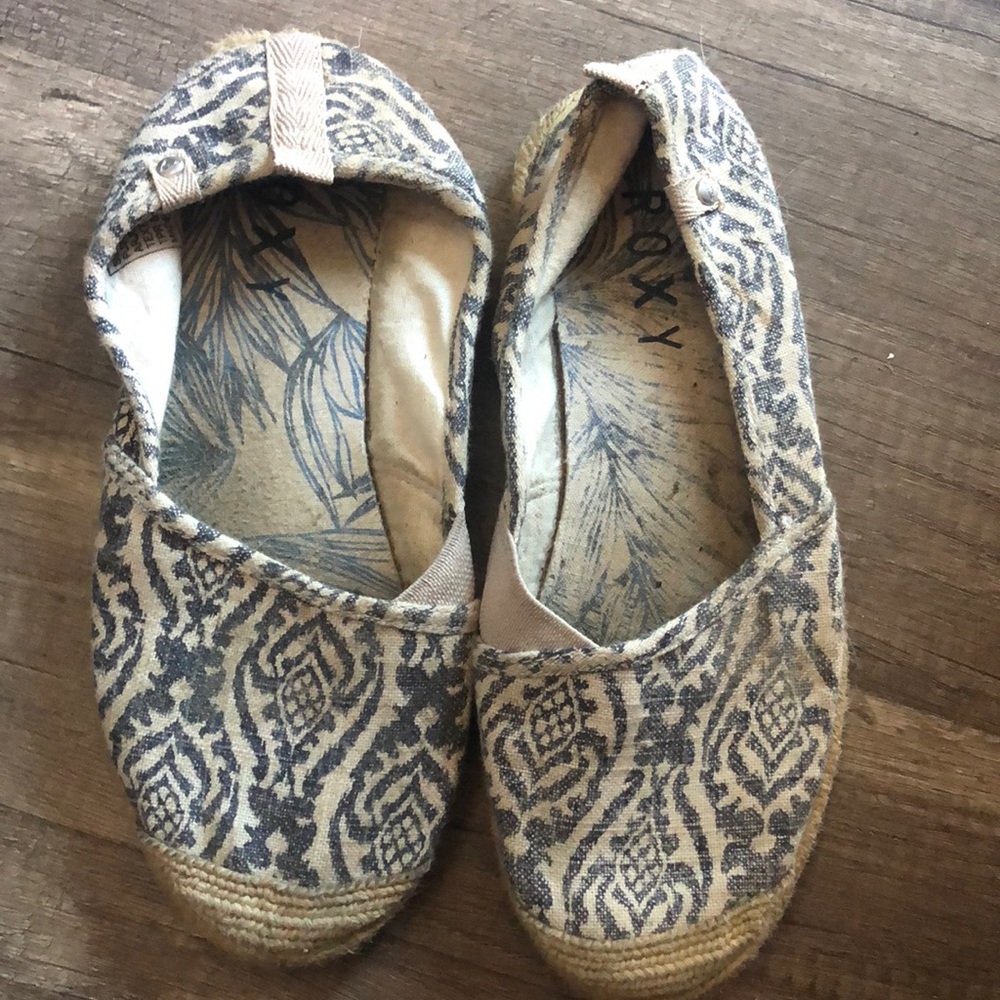 Roxy slip ons